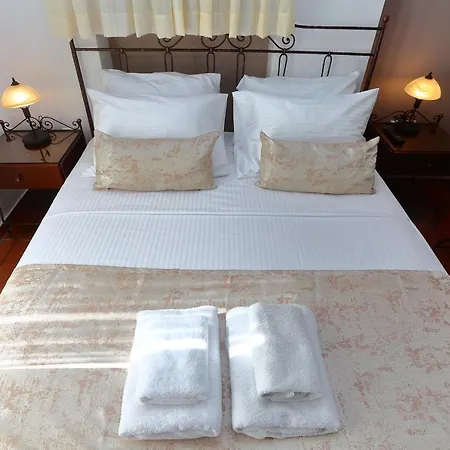 Ξενοδοχείο με διαμερίσματα Vathi Βαθύ