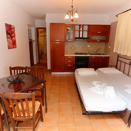 Vathi Lägenhetshotell 4*